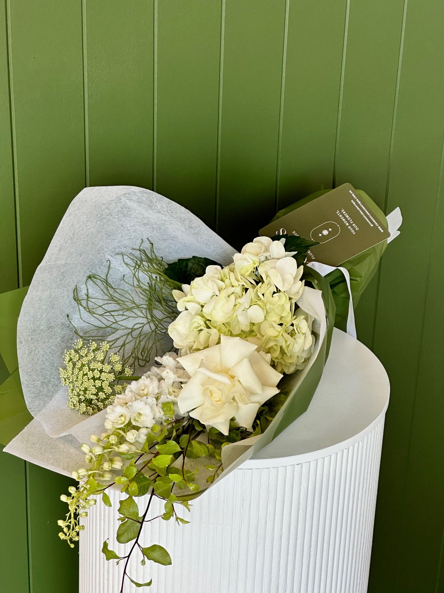 Classic Soft & Neutral Mixed Bouquet STANDARD