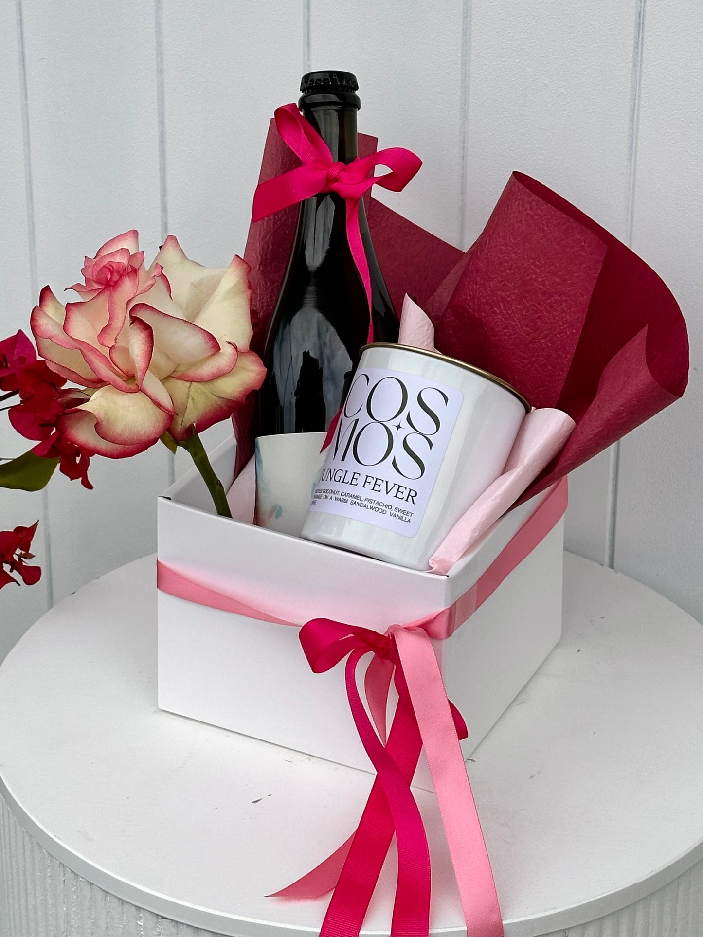 CUTIE 🩷 - Gift pack & rose.